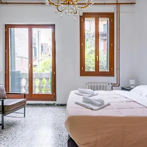 cannaregio-romantic-view-apartment.hotelslidodijesolo.com/