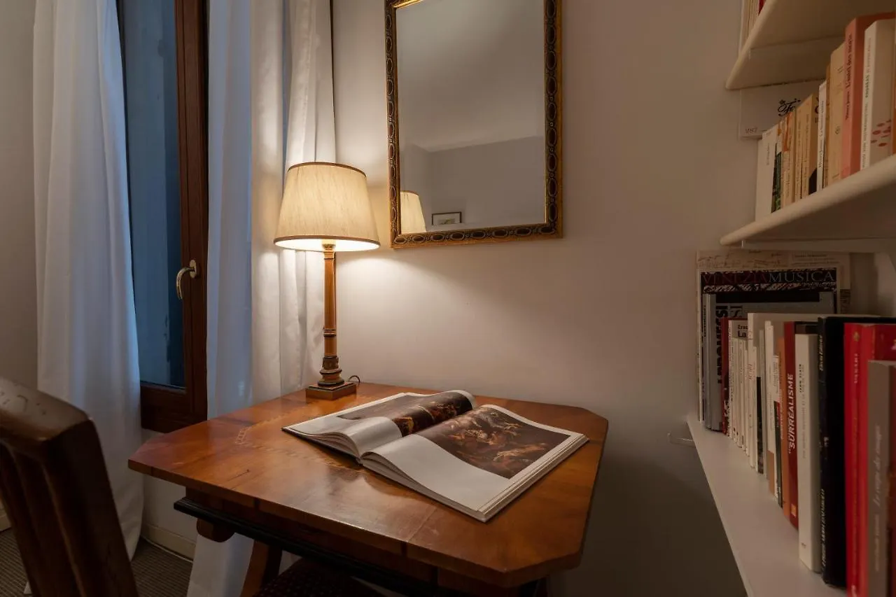 Ca Paola Cozy Venice Apartment